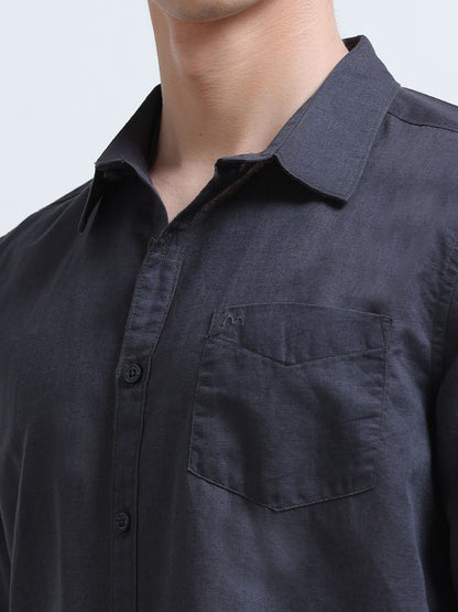 grey shirt